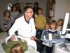 Dr. Weiße zeigte den Kindern Matthäus\' Innenleben per Ultraschall.
