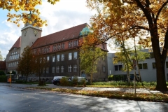 Arndt-Gymnasium_Neubau_von aussen_rechts