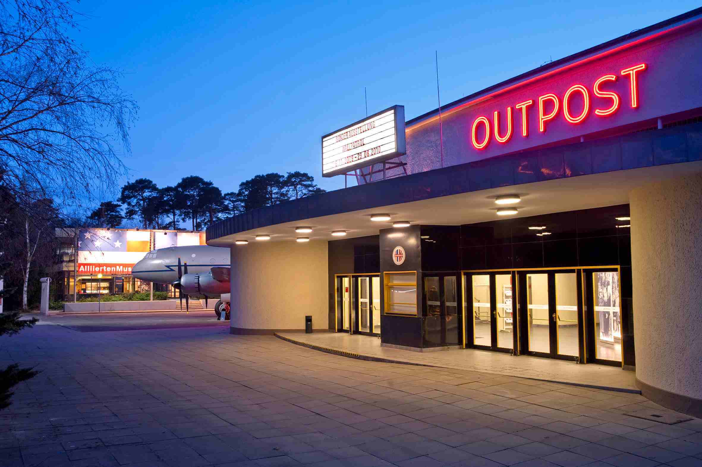 Vorposten der Kinounterhaltung: Outpost Theater feiert 60. Geburtstag mit Eröffnungsfilm
