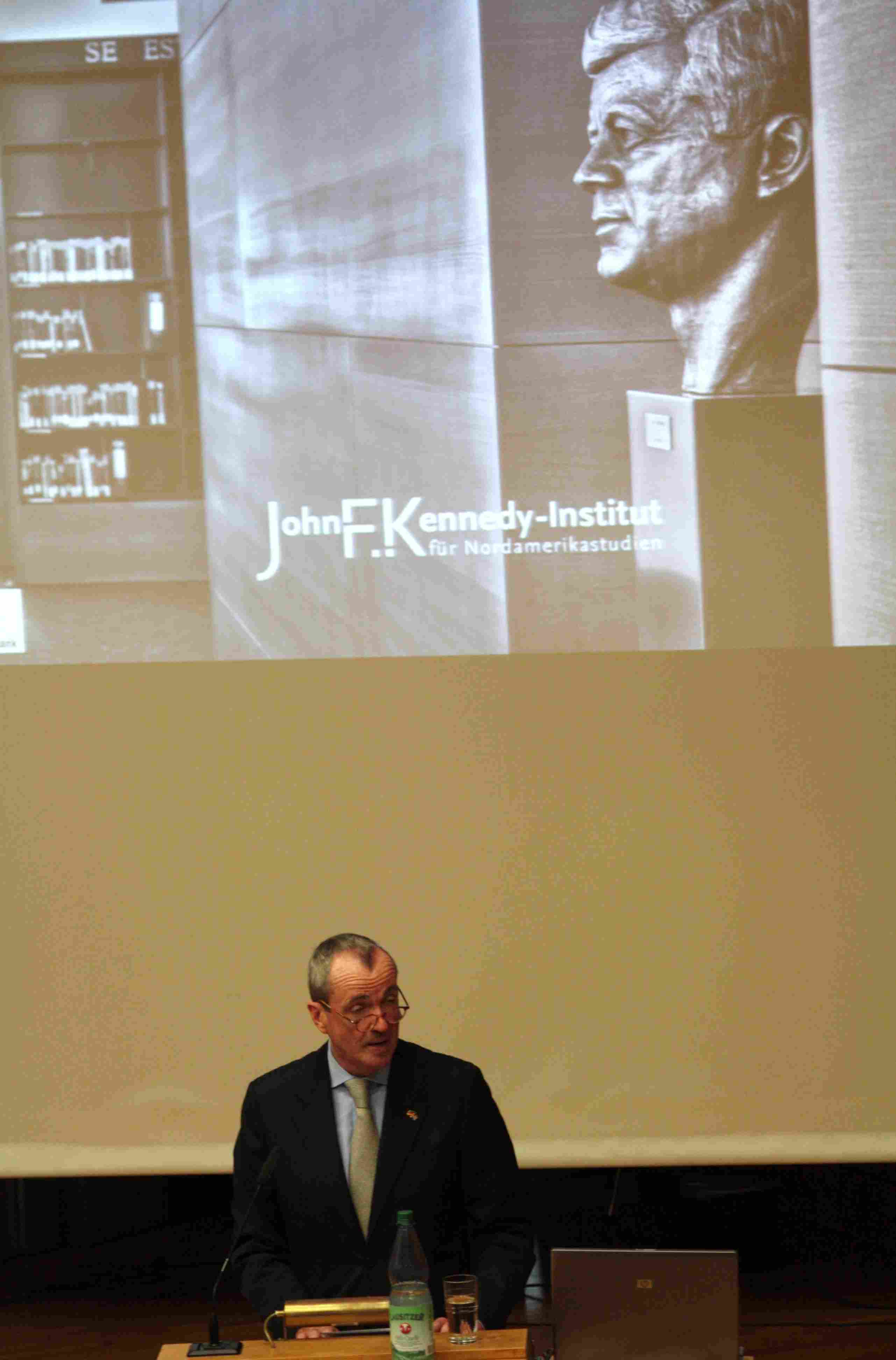 Kennedy-Institut feiert drei Tage lang Präsidentenbesuch und Gründung vor 50 Jahren