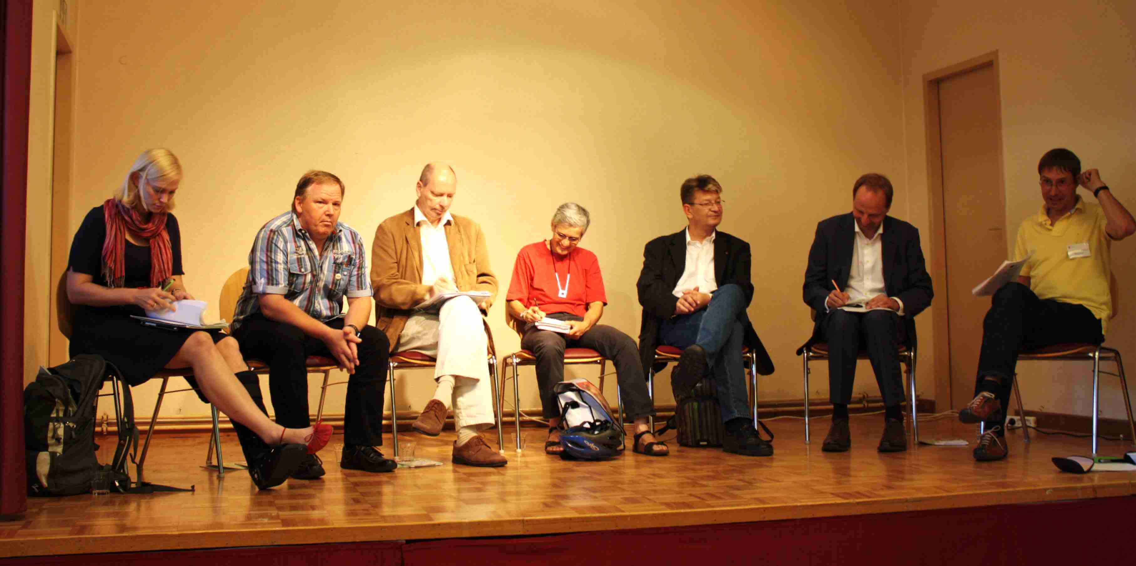 Auf ein Date: Politiker diskutierten in Zehlendorf mit Senioren und Jugendlichen