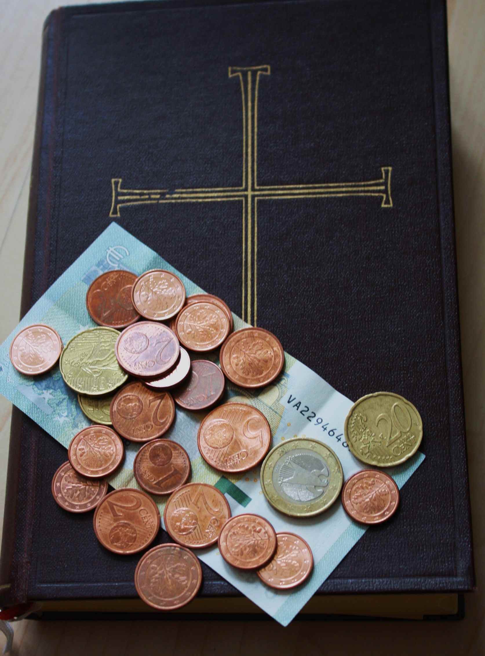 Die Kirche und das liebe Geld: Diskussion im Evangelische Diakonieverein Zehlendorf
