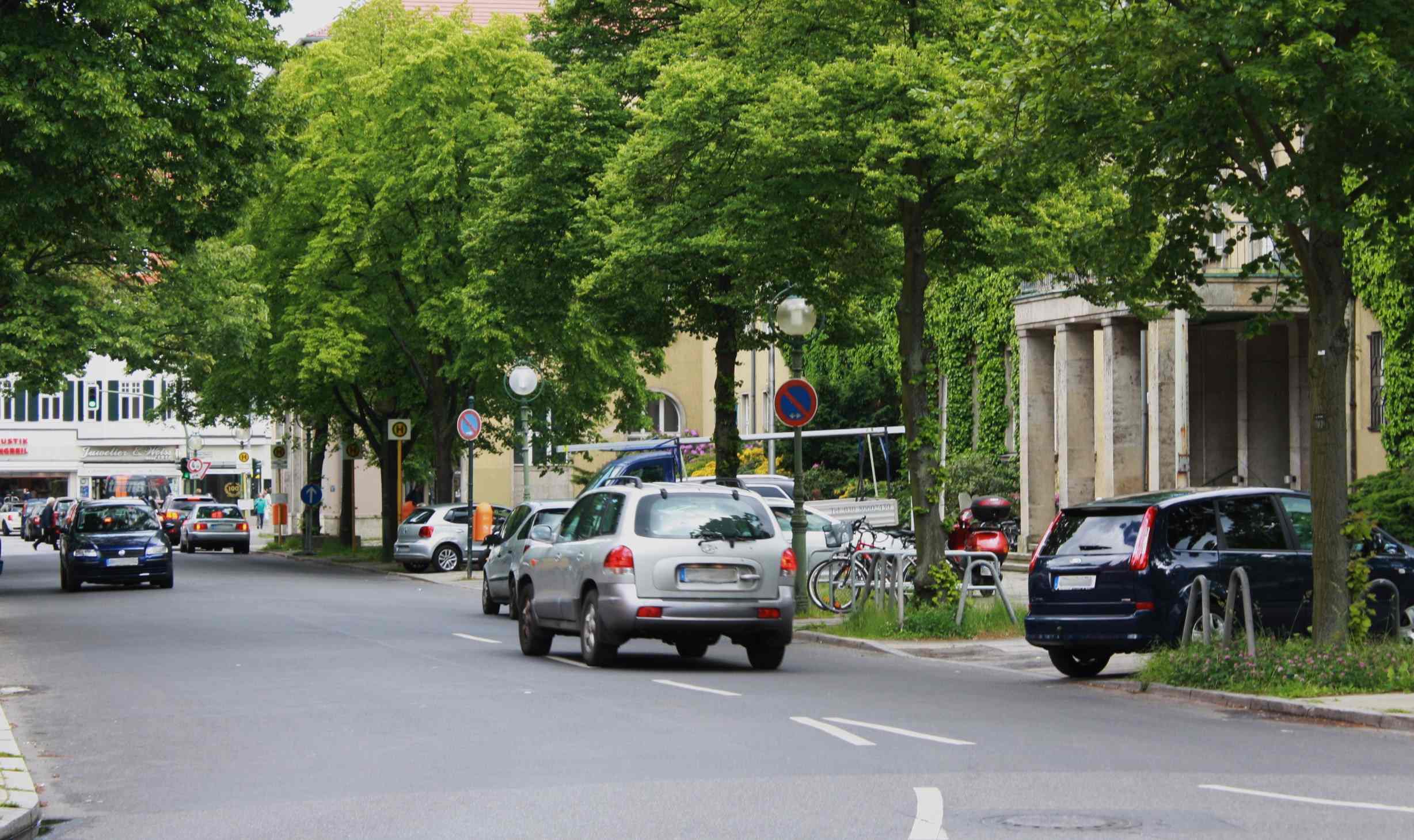 Zuviel Verkehr: Zehlendorfer Kirchstraße kann nicht dauerhaft gesperrt werden