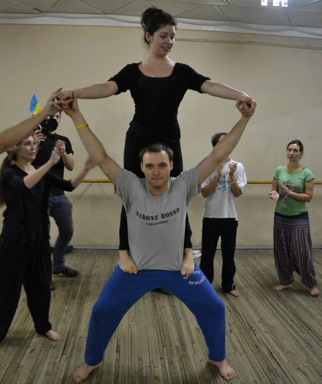 Ohne Worte: Ukrainische Schauspielstudenten und deutsche Jugendliche spielen gemeinsam Theater