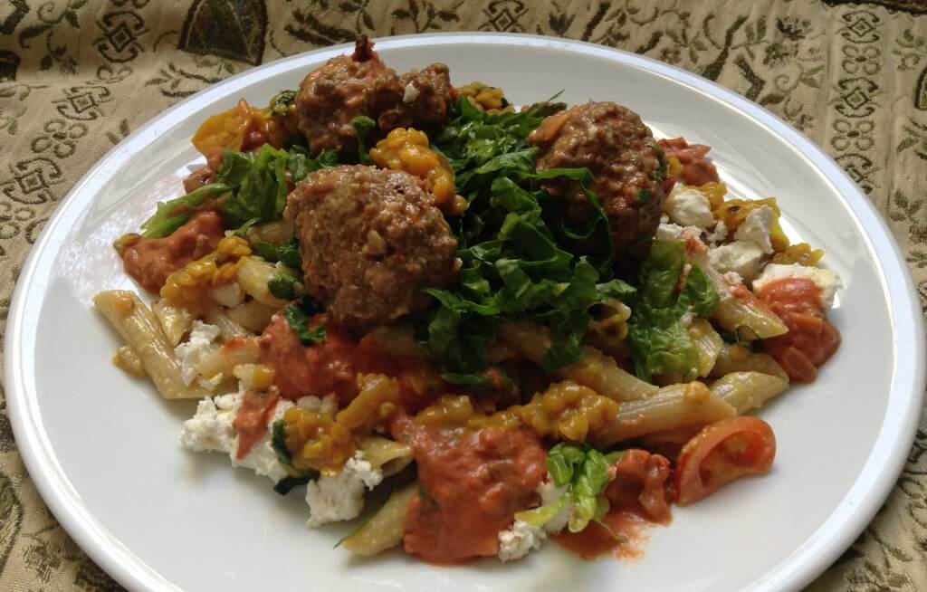 Rezept der Woche: Penne mit Koriander-Mandelpesto, roten Linsen, Spinat ...
