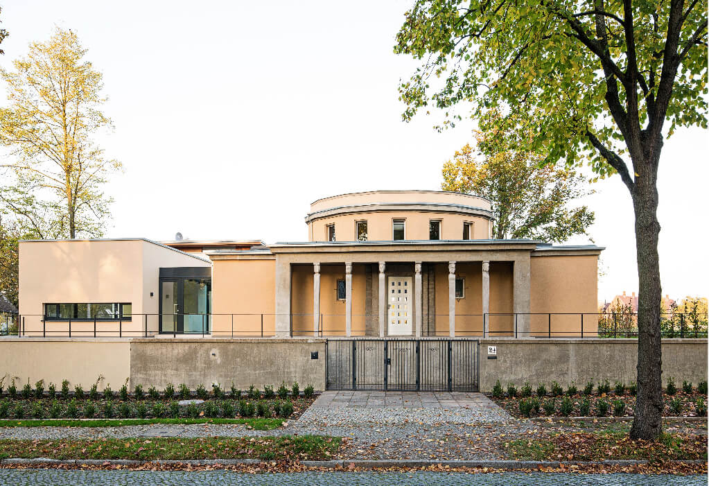 Wie ein kleiner Tempel sieht die Villa in Dahlem aus. Foto: Cordia Schlegelmilch, Paul Ziegert
