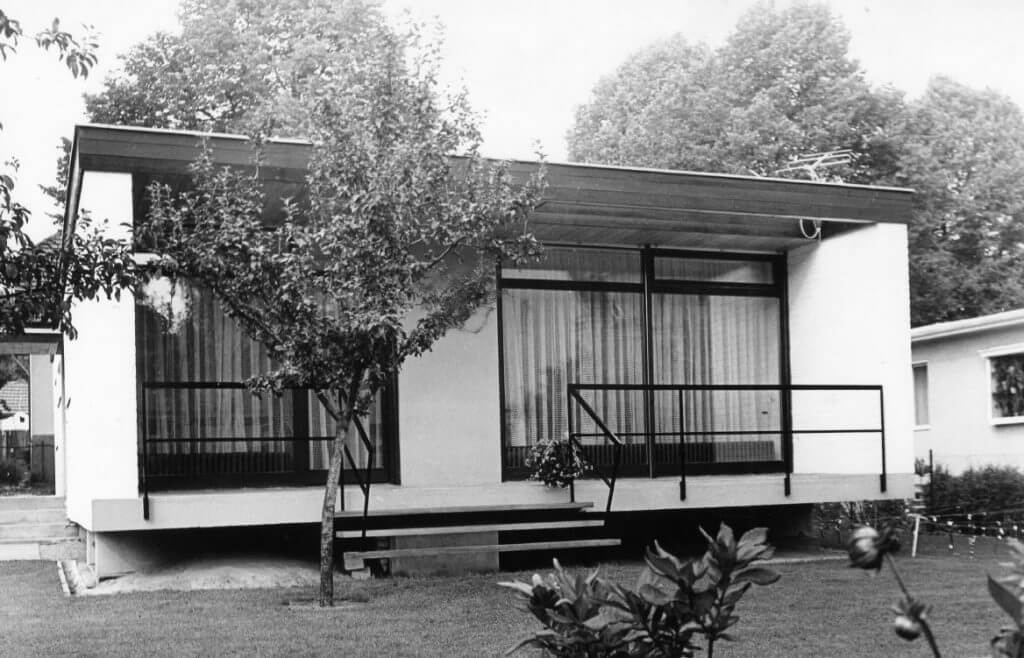 Mitte der 1960er Jahre errichtete Günter Hönow das Haus an der Glienicker Straße 19A in Wannsee. Es ist Denkmal des Monats Mai. Foto: Wolfgang Bittner (LDA), Privat, architektur + wohnform