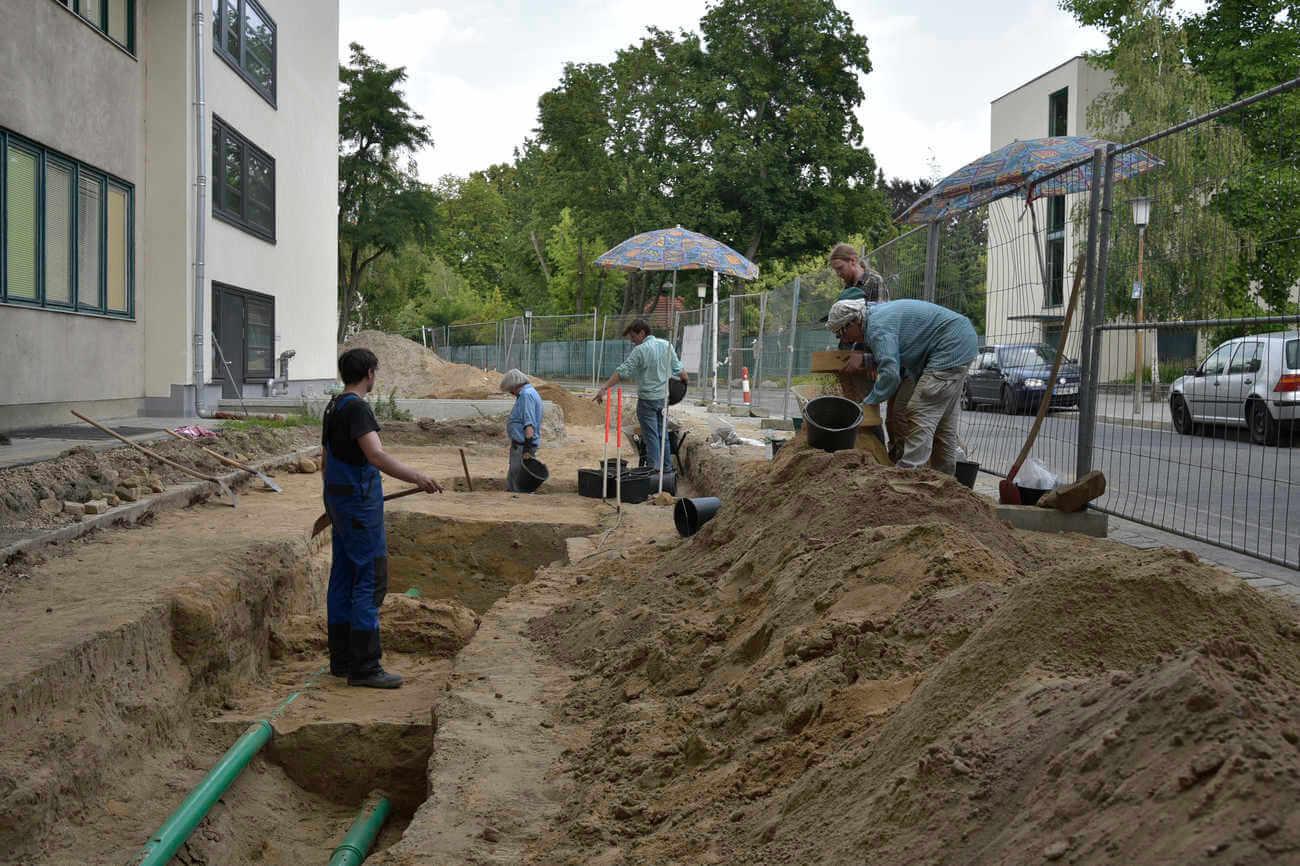 Grube mit Knochen in Dahlem entdeckt: Erneuter Fund bei Grabungen an der FU