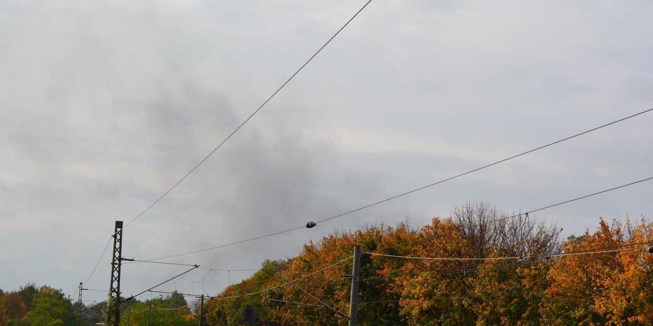 Update: Feuerwehreinsatz in Zehlendorf – Werkstatt brennt