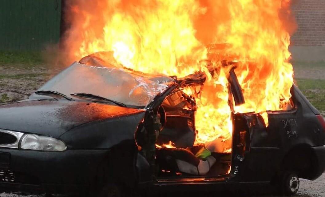 Brandstiftung in Zehlendorf: Mehrere Autos in Flammen
