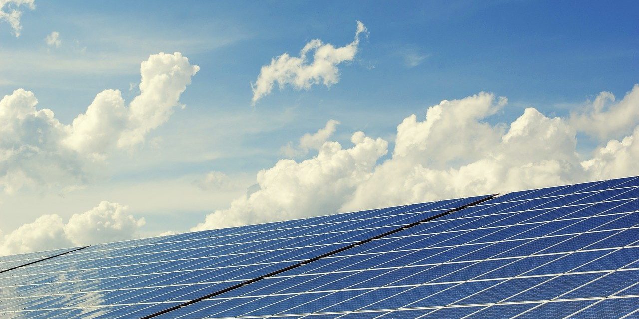 Mehr Solaranlagen für öffentliche Gebäude im Bezirk