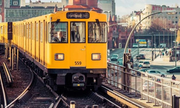 Flötentöne im U-Bahnhof