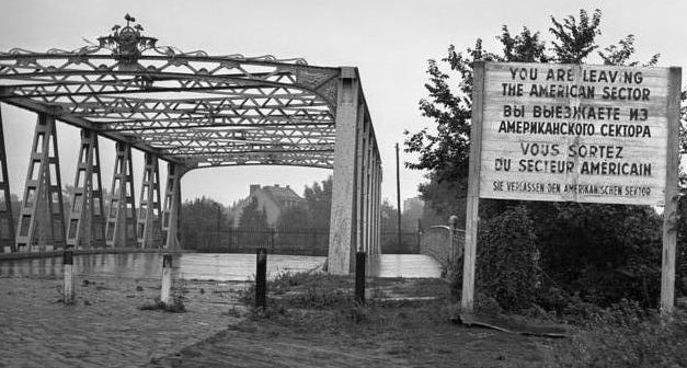 West-Berliner Verwertung: Die Knesebeck-Brücke hatte ein Vorleben.