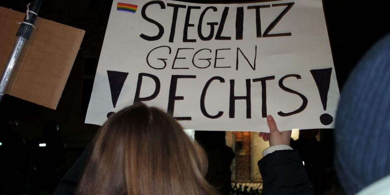 Protest gegen rechtsextreme Veranstaltung in Lichterfelde