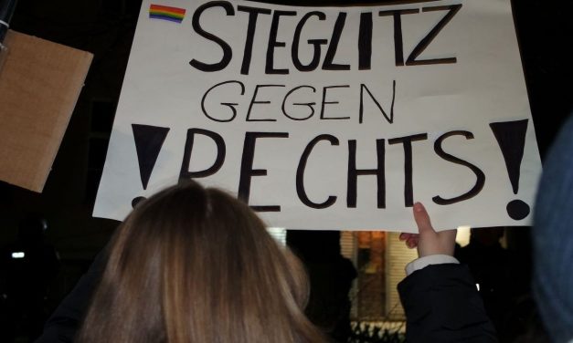 Protest gegen rechtsextreme Veranstaltung in Lichterfelde