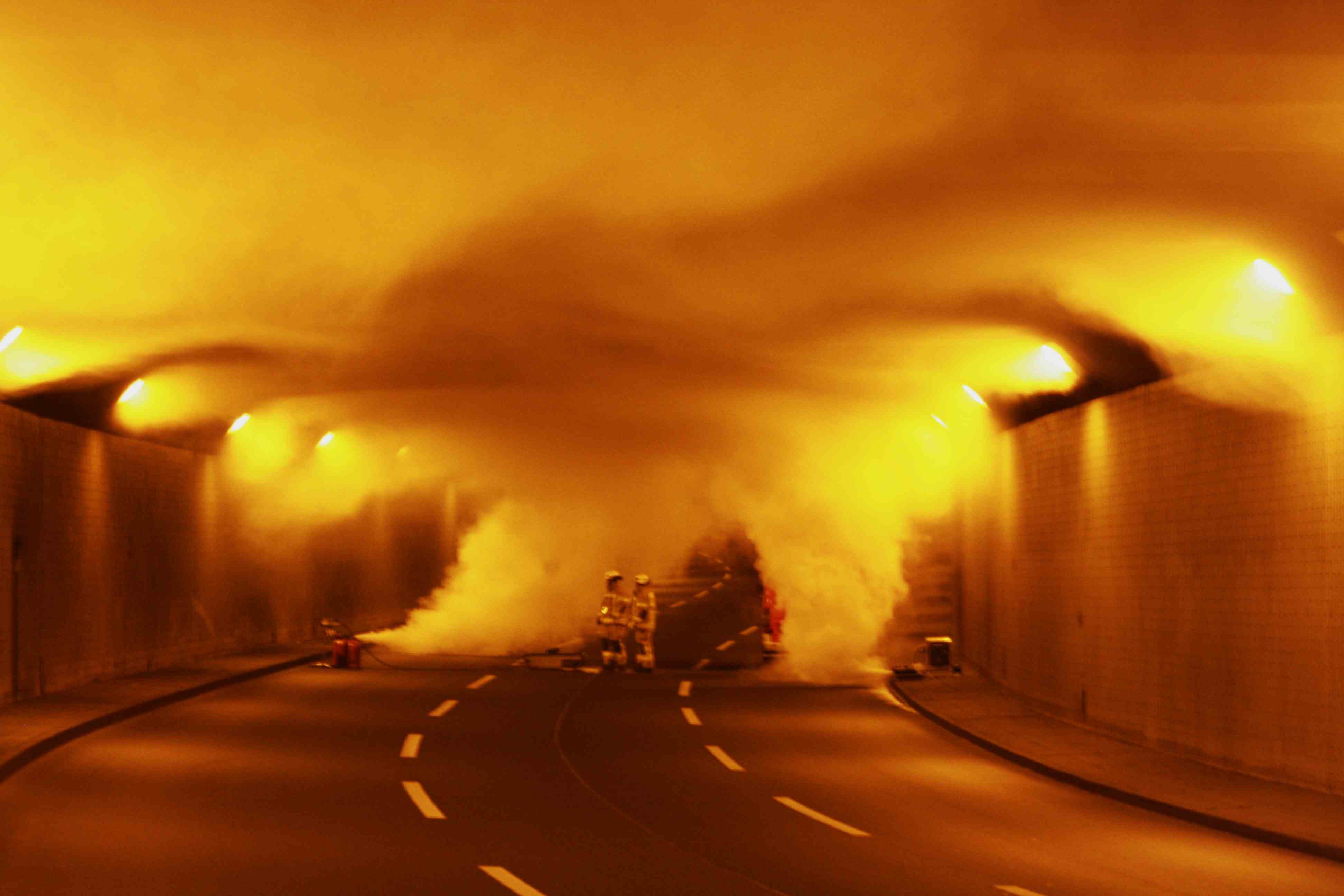 Feuer im Feuerbachtunnel: Feuerwehr übt Großeinsatz
